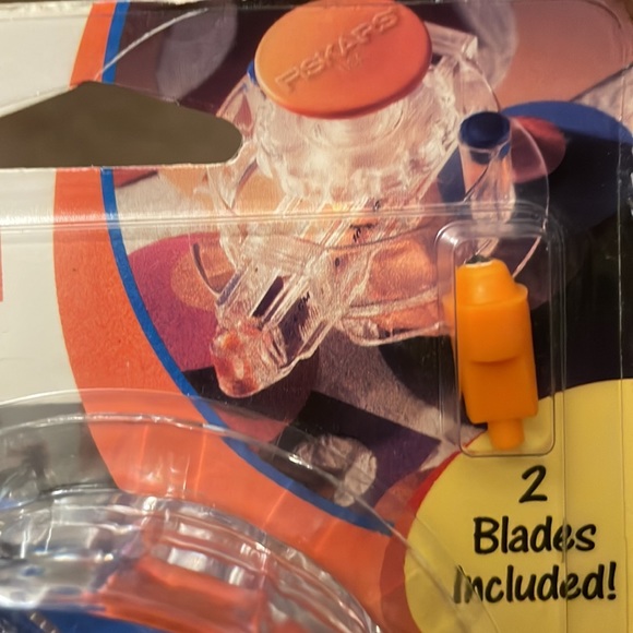 Fiskars Circle Cutter 2 Blades Included - Picture 8 of 9